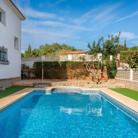 فيلة Caleta - Plusholidays