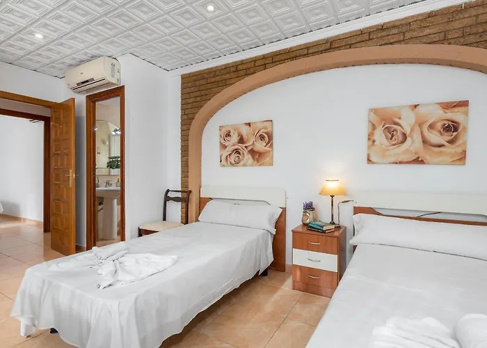 Villa Caleta - Plusholidays *