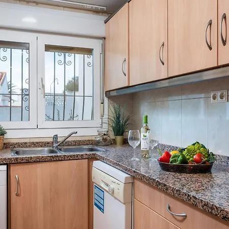 Villa Caleta - Plusholidays